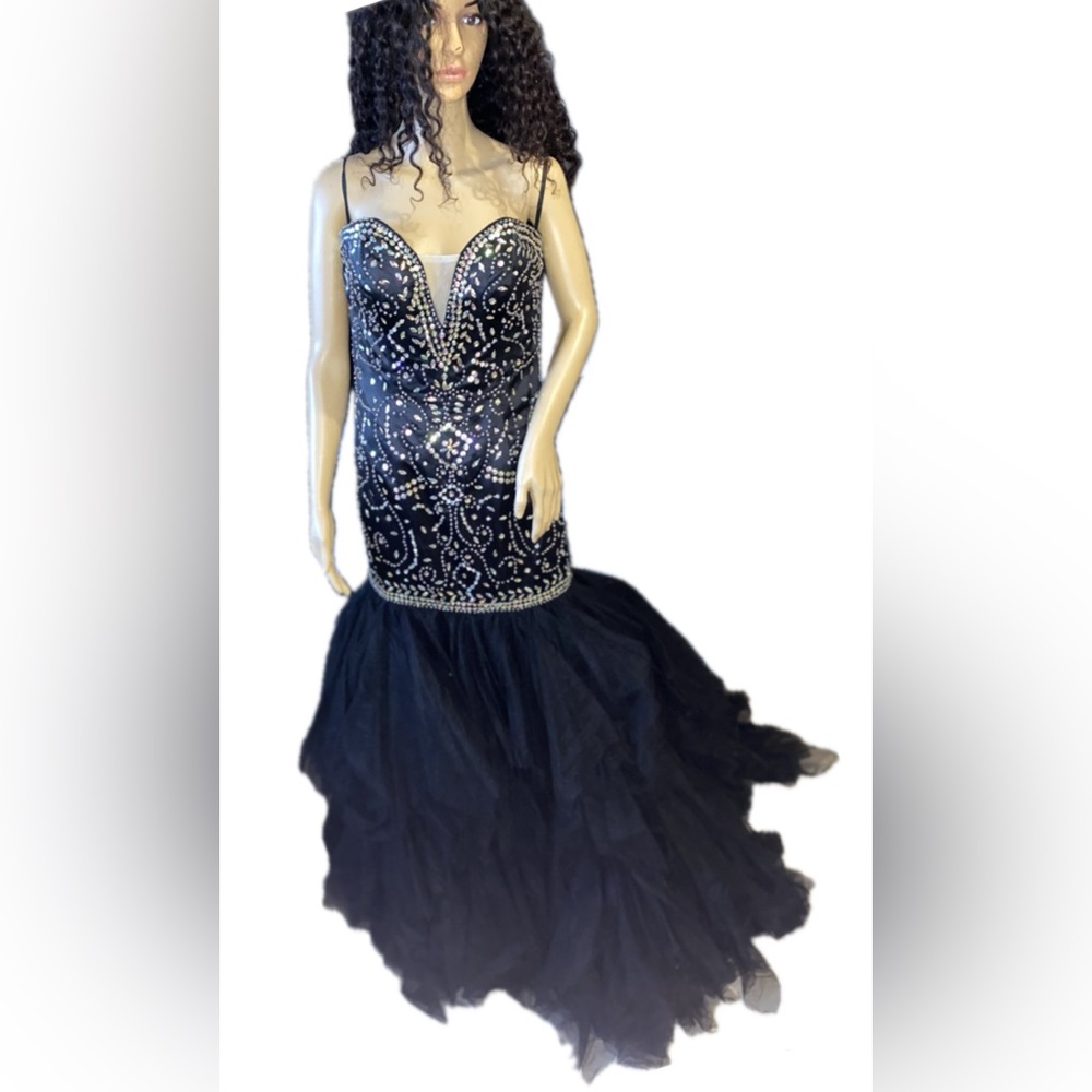 Black Floor Length Sweetheart Sequin Gown